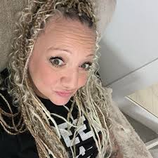 Who is a great and reasonable hairstylist in Metairie, Kenner, or Harahan?