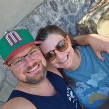 Justin Yeager's Instagram, Twitter & Facebook