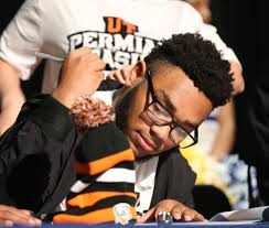 From champs to collegians: La Vega, Mart stars aim to bring success to next  level