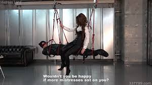 Dominadora japonesa Kira no swing humano