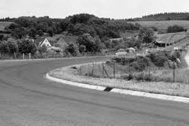 Nürburgring südschleife es un trazado anexo a la pista original cerrado en 1975. Sudschleife Der Fast Vergessene Abschnitt Des Nurburgrings Speed Heads