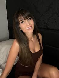 Emilia Mason - Free pics, galleries & more at Babepedia