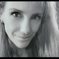 Kerry Morgan's Instagram, Twitter & Facebook