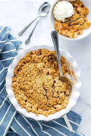 Gluten Free Apple Crisp Features Warm Spiced Apples And A Crisp Oatmeal Cookie Like Topping In 2020 Gluten Free Apple Crisp Recipe Apple Crisp Gluten Free Apple Crisp