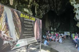 Beberapa pintu masuk gua telah digunakan sebagai. Batu Caves Travel Diary Travel Blog Expedia