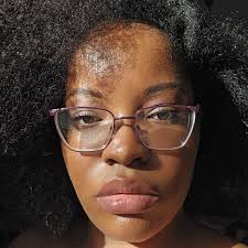 Good morning beautiful people ✨️ 💕 Wake up, drink enough water and  exercise! ✌🏽 @highlight