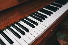 Pianika adalah sebuah alat musik melodis yang dimainkan dengan cara ditekan. Mengenal Tips Dan Cara Memainkan Pianica Untuk Pemula