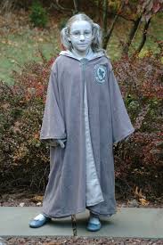 Für echte harry potter fans ist es selbstverständlich, zum karneval in die rolle des abenteuerlustigen zauberlehrlings zu schlüpfen. Maulende Myrte Kostum Selber Machen Diy Anleitung Maskerix De Harry Potter Kostum Selber Machen Maulende Myrte Kostume Selber Machen