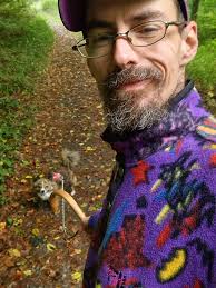 I'm taking Meeka for a short walk, and she's ecstatic! Funky fleece  included! Had a bad day yesterday bc I had so much stress that the leg  wouldn't work anymore at some