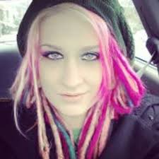 Leslie Stuber's Instagram, Twitter & Facebook