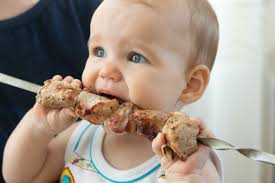 Muss Ein Baby Fleisch Essen 3 Mythen Im Check Babyartikel De