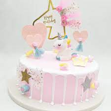 Kue lapis pelangi ini selain memiliki rasa yang enak dan manis, tampilannya pun begitu cantik dan menarik. Ornamen Kuda Unicorn Warna Pelangi Untuk Dekorasi Kue Ulang Tahun Shopee Indonesia
