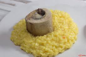 Risotto Milanese Das Risotto Aus Mailand Mit Rindermarkknochen Rezept Risotto Fleisch Gerichte Essen