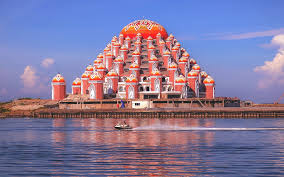 Luas wilayah keseluruhan provinsi ini 61.841,29 km², dengan jumlah penduduk. 5 Wisata Anti Mainstream Di Sulawesi Yang Wajib Dikunjungi