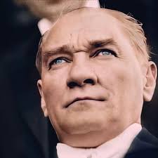 Türkiye cumhuriyeti'nin kurucusu olan ulu önder mustafa kemal atatürk, sadece türkiye'de değil dünya çapında pek çok insanın, her sene hikayesini merak ettiği en güçlü tarihi isimlerden biridir. Ataturk Renkli Arsiv Ataturkcolored Twitter