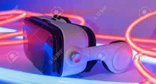 Y fap para moaaaar juegos con oculus rift!pagina web awesome! Gafas Vr Juegos Virtuales En 3d En El Ciberespacio Auriculares Inalambricos De Realidad Virtual Fotos Retratos Imagenes Y Fotografia De Archivo Libres De Derecho Image 69117271