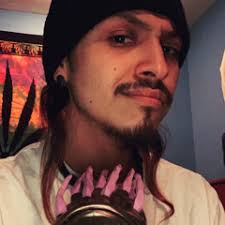 Stream Roberto Sanchez music