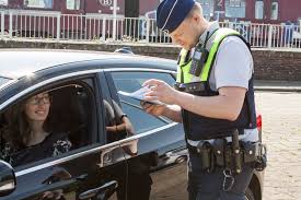 Heb je dringend politiehulp nodig? Lokale Politie Antwerpen Laat Overtreders Binnenkort Via Mobiele Terminals Betalen Politiezone Antwerpen