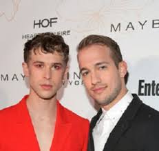 The performer, most known for her work on 13 reasons why and jane the virgin , shared that she feared the effects transitioning in her personal life would have on. Tommy Dorfman Married Gay Husband Non Binary Wikiodin Com