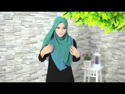 Tips untuk memakai tudung dengan betul. 38 Cara Pakai Tudung Bawal Seperti Shawl Tutup Dada Gaya Najwa Latif Hijab Inspiration 2015 Fashion Hijab Fashion Hijab