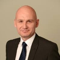 5800+ perfis com “Emerick”