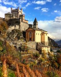Basti pensare che, tra i. Castello Di Saint Pierre Valle D Aosta Italy Italia Travel Foto Castello Paesaggi