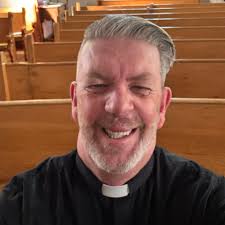 Man helps driver after deer collision