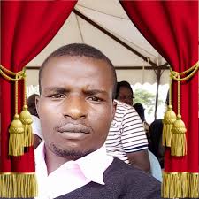 TambuaComrades #TeamMilcon😂 Mato: Huyu jamaa amesimana nini bwana? Manji:  Chota machanga Shravan: Hii inakula yaro...andikia yeye half-day(saa hizo  ni saa Tisa). Comrade: Nani ameenda na wheelbarrow yangu. Nilificha hapo  Jemo: Hii inakaa