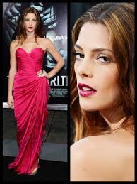 ^ twilight saga's ashley greene may be seeing an apparition. Twilight S Ashley Greene Goes Glam In Donna Karan Couture At The Apparition Premiere Hollywood Reporter