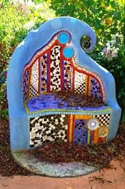 Mosaik Im Garten Abstrakte Form Sessel Ein Fantasievoller Sessel A La Gaudi Ahnliche Tolle Projekte Und Ideen Wie Im Bild Vor Mosaik Garten Design Mosaikgarten