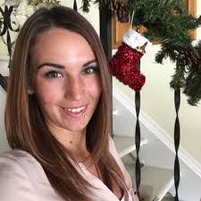 Danielle Munro's Instagram, Twitter & Facebook