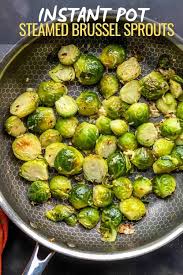 The second technique for how to cook brussels sprouts is roasted in the oven. 4eyyonovrojmwm