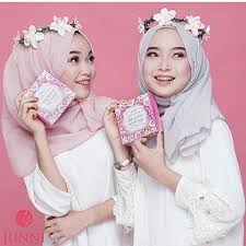 Produk2 ni memang berlambak kat pasaran so kalau korang pernah terfikir2 nak belanja duit untuk benda2 ni, buat kajian baik2 dulu ya 😔.edit: The Junni Skincare Posts Facebook