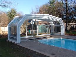 Custom Enclosures Retractable Enclosures Pool Enclosures Sunrooms Piscines Modernes Cabanes De Piscine Piscine Couverte