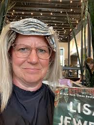 Mary Knabe's Instagram, Twitter & Facebook