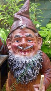 Pin By Brinquedosrarosrj On Gartenzwerge Restaurationen Gnome Restorations Gnomes Carnival Face Paint The Hobbit
