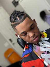 original wahl clipper(almost vintage) high quality complete set selling  3500 regular price 4800 negotiable if sure buyer pm for more info