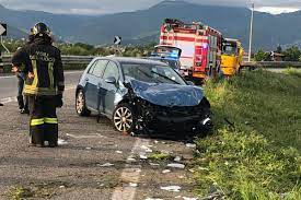Ennesimo incidente sulla mausonia (altezza galleria); Tragico Schianto Sulla Sebina Muore Un Giovane Giornale Di Brescia