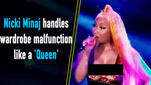 Nicki Minaj handles wardrobe malfunction like a Queen