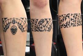 Maorie Tattoo Bein Frau Band Tribals Manaia Schutz Motiv Maori Tattoos Maori Tattoo Frau Polynesische Tattoo Frauen