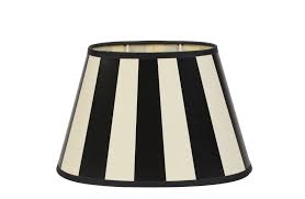 Klassisk gulvlampe med 2 krom flexarme og afbryder på flexarm. King Lampeskaerm I Sorte Og Hvide Striber Str 25 15 15 Fra Light And Living Lampeskaerm Boliginterior Hjem