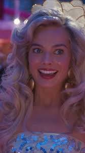 Simple, smoky glam 🔥 Click here to learn how to perfect your makeup for  your eye shape https://trib.al/s4OOmNo 📸 @lidiyageksoy