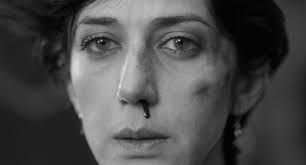 Deux personnes �changeant de la salive - MANIFEST PICTURES