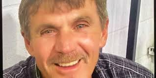 Carrie Amos's Instagram, Twitter & Facebook