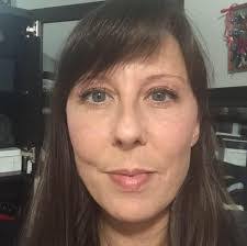 Gina Irwin's Instagram, Twitter & Facebook