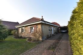 Kaufen sie einen bungalow, müssen sie prinzipiell mehr fläche für den grundriss berechnen, da sich das gesamte haus typischerweise auf einer ebene befindet. Kaufen Einziehen Geniessen Bungalowstil In Gefragter Lage Verkauft