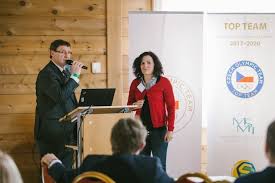 Nyní působí ve 2 společnostech, fitaktivnet s.r.o. Top Team Odbornici Predstavili Na Sympoziu Sportovni Mediciny Oblasti Zajisteni Projektu Top Team