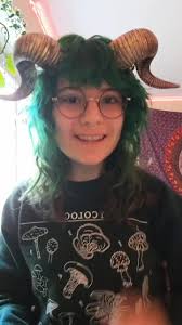 How to Insert Wire into Horns to Make Them Stand Up