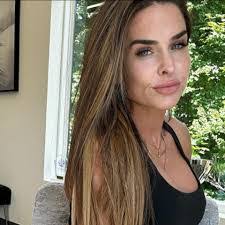 Noreen West's Instagram, Twitter & Facebook