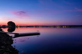 pixabay上的免费图片 余辉 黄昏 日落 网站 码头 灯 水 湖 海 镜像 natural landmarks sunset dusk